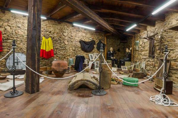 Traditional culture and hunt ethnographic museum in Monsagro 